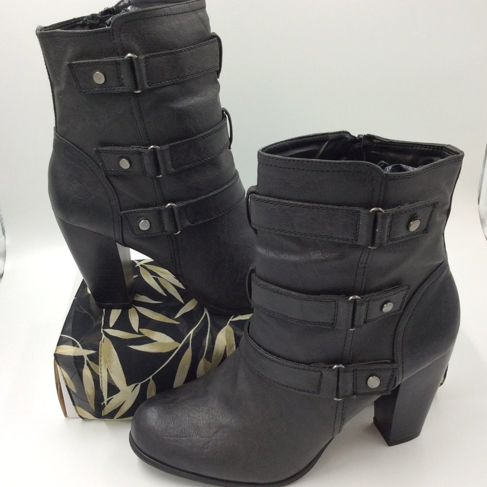 Naturalizer Black Boots